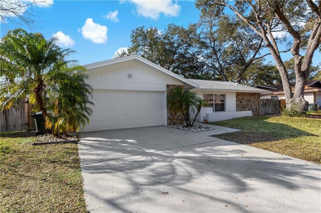 Recently Sold: $416,000 (3 beds, 2 baths, 1833 Square Feet)