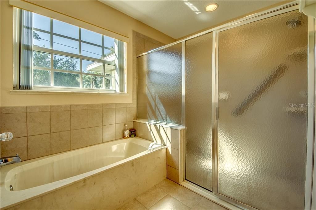 Недавно продано: $500,000 (3 спален, 3 ванн, 2620 Квадратных фут)