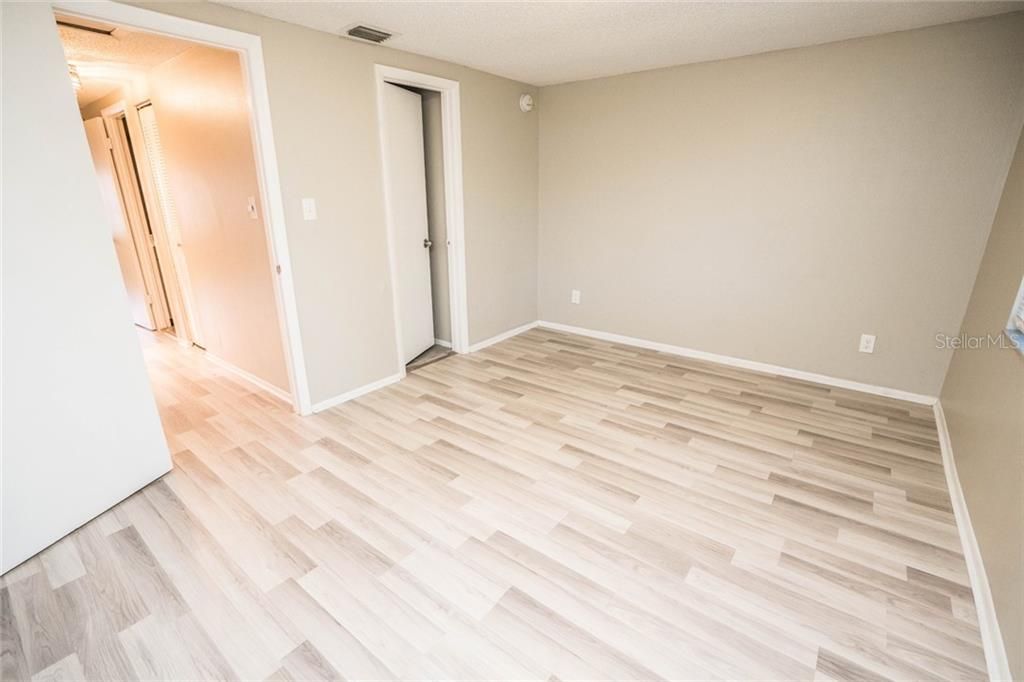 Recently Rented: $1,195 (2 beds, 1 baths, 1074 Square Feet)