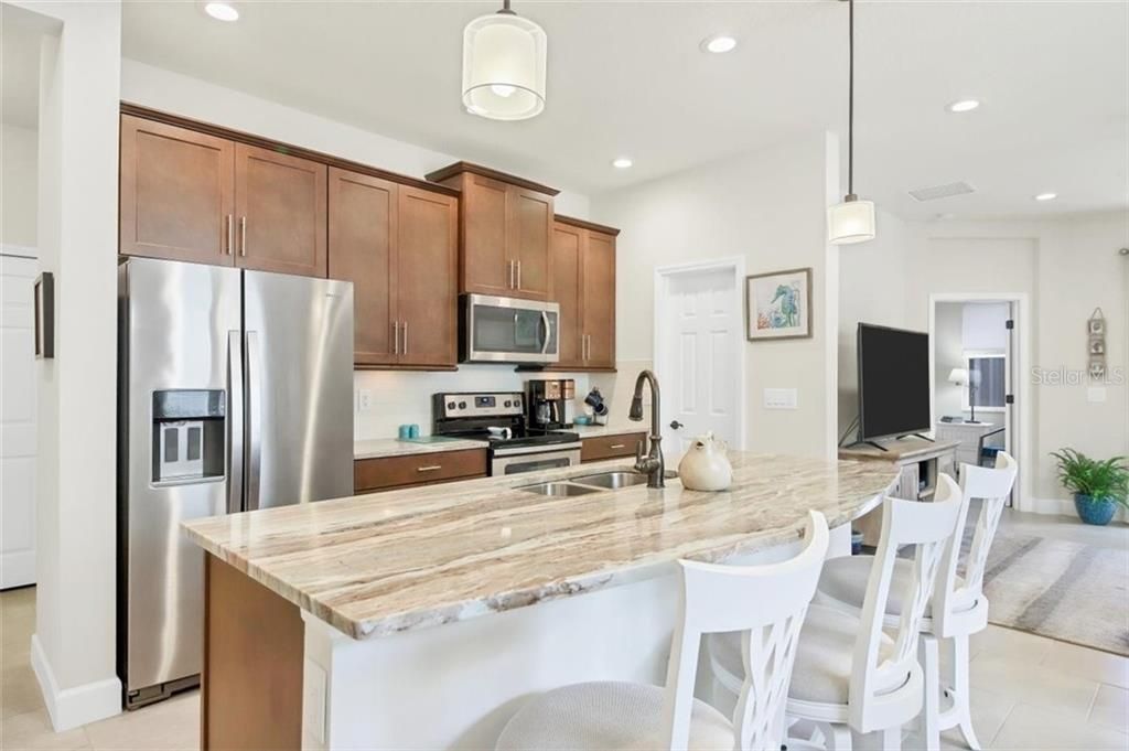 Recently Sold: $283,000 (2 beds, 2 baths, 1409 Square Feet)