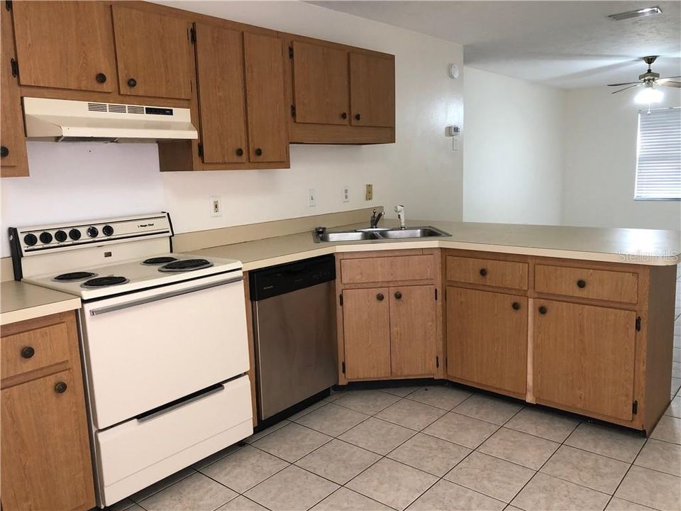 Recently Rented: $850 (2 beds, 2 baths, 1054 Square Feet)