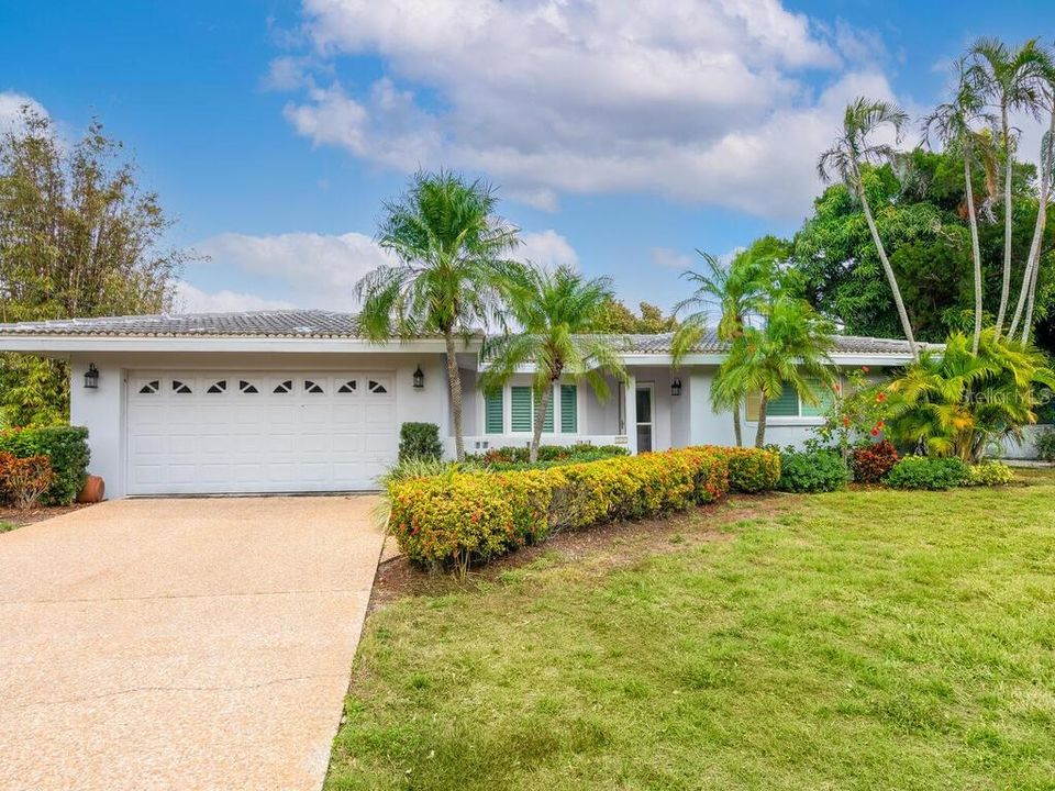 Recently Sold: $1,250,000 (3 beds, 2 baths, 1925 Square Feet)