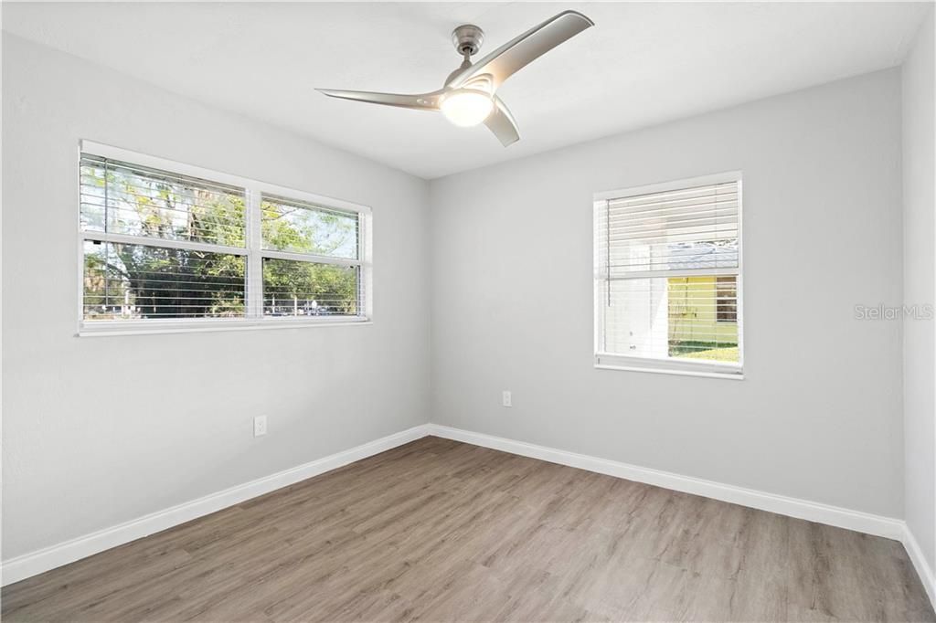 Recently Rented: $1,500 (3 beds, 1 baths, 944 Square Feet)