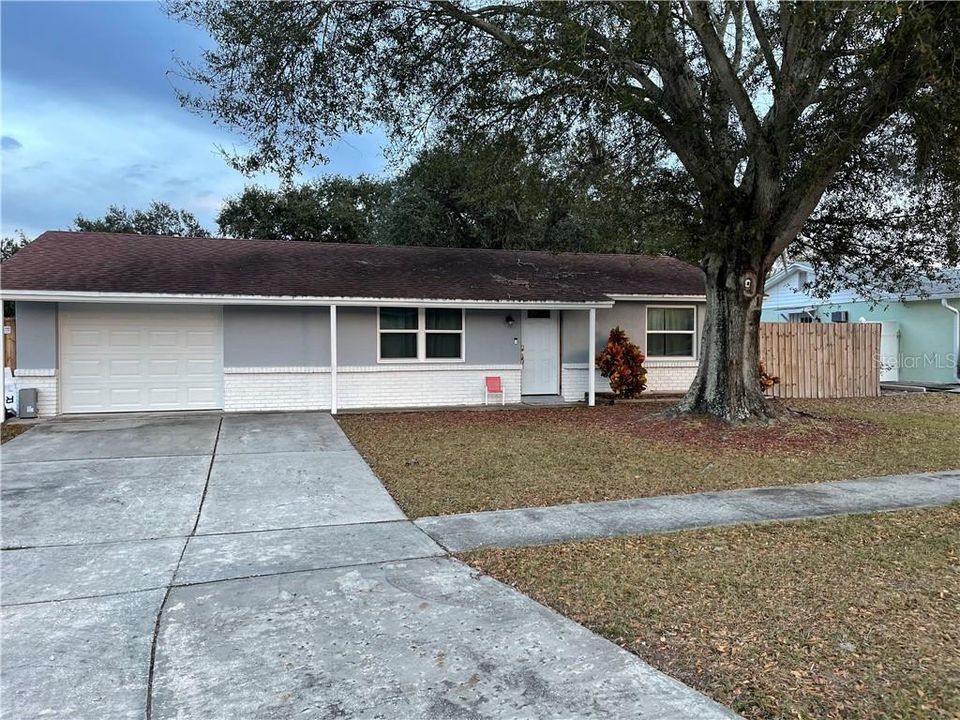 Recently Sold: $185,000 (2 beds, 1 baths, 900 Square Feet)