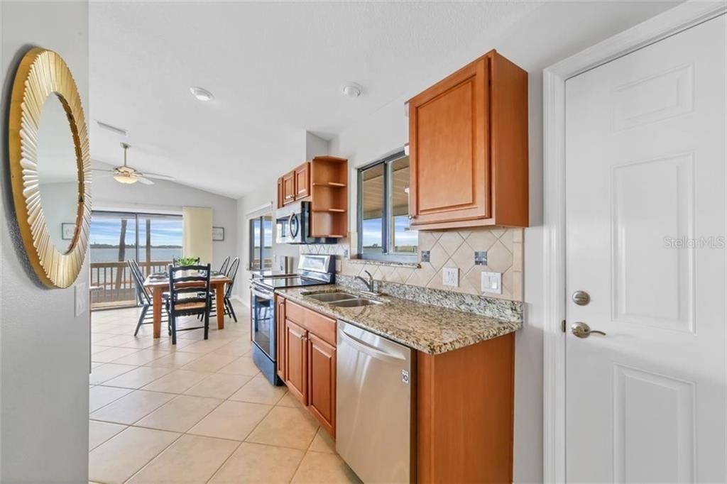 Recently Sold: $615,000 (2 beds, 2 baths, 1248 Square Feet)