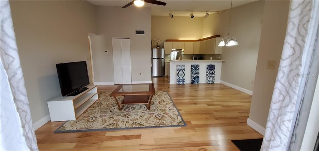 Recently Sold: $135,000 (2 beds, 1 baths, 860 Square Feet)