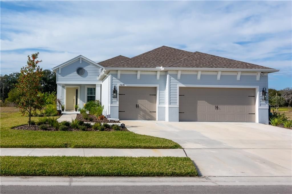 Recently Sold: $419,900 (3 beds, 3 baths, 2274 Square Feet)