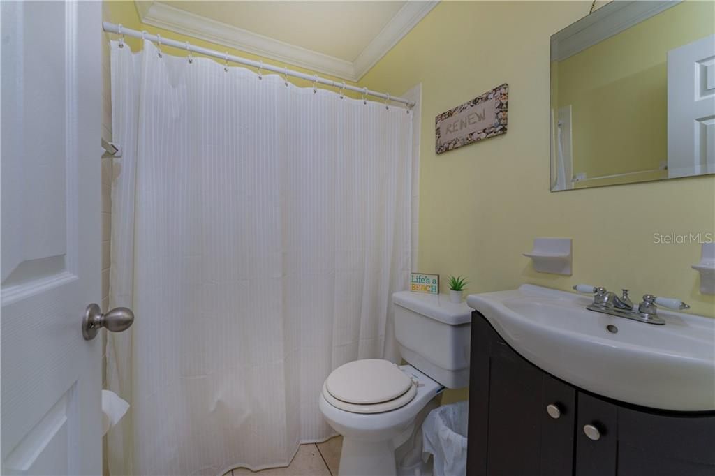 Full bathroom in the one bedroom unit.