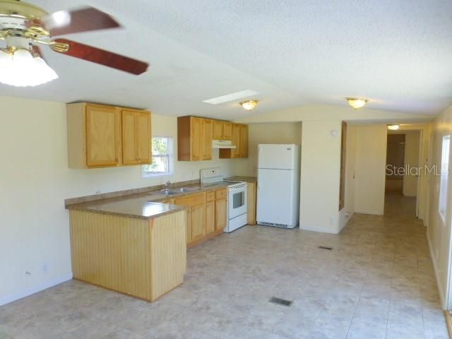 Recently Rented: $875 (3 beds, 2 baths, 1064 Square Feet)