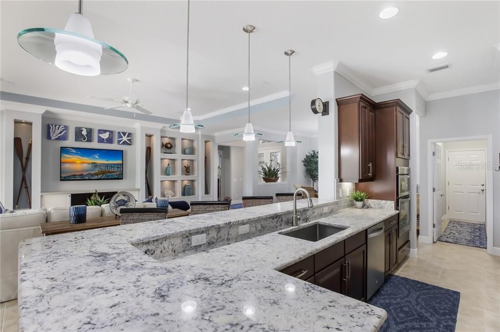 Recently Sold: $1,025,000 (3 beds, 3 baths, 3110 Square Feet)