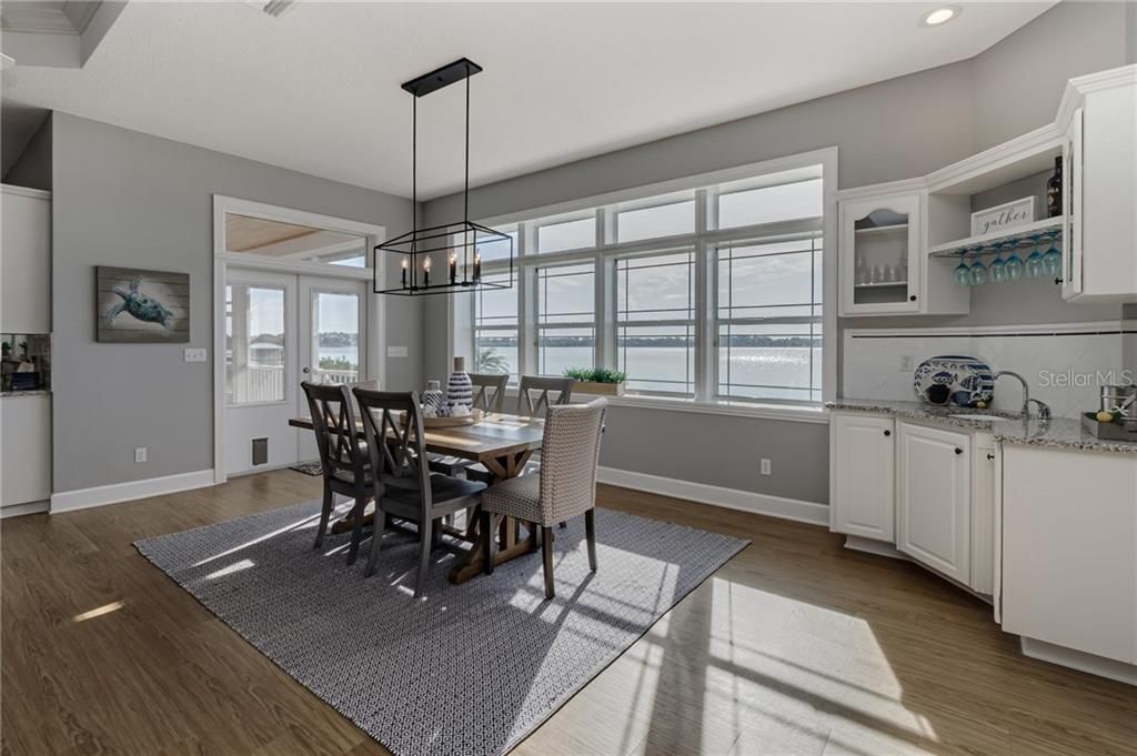 Recently Sold: $595,000 (3 beds, 2 baths, 2626 Square Feet)