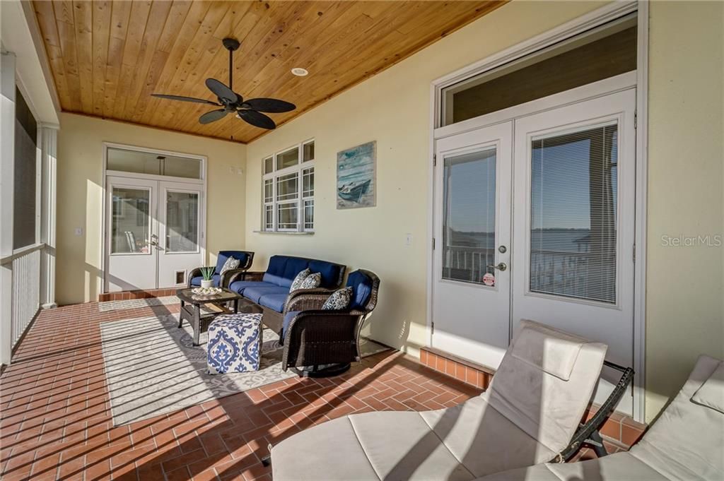 Recently Sold: $595,000 (3 beds, 2 baths, 2626 Square Feet)
