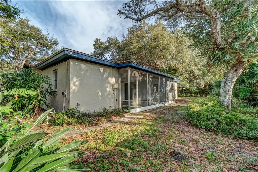 Recently Sold: $299,900 (3 beds, 2 baths, 1756 Square Feet)