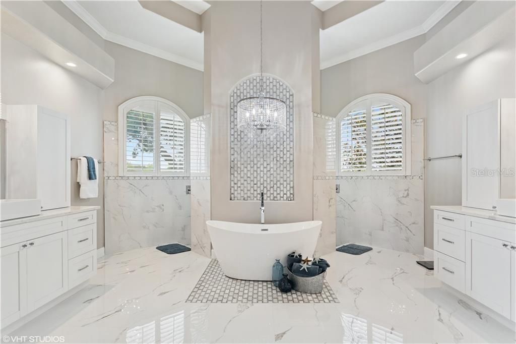 Recently Sold: $1,499,000 (4 beds, 3 baths, 4496 Square Feet)