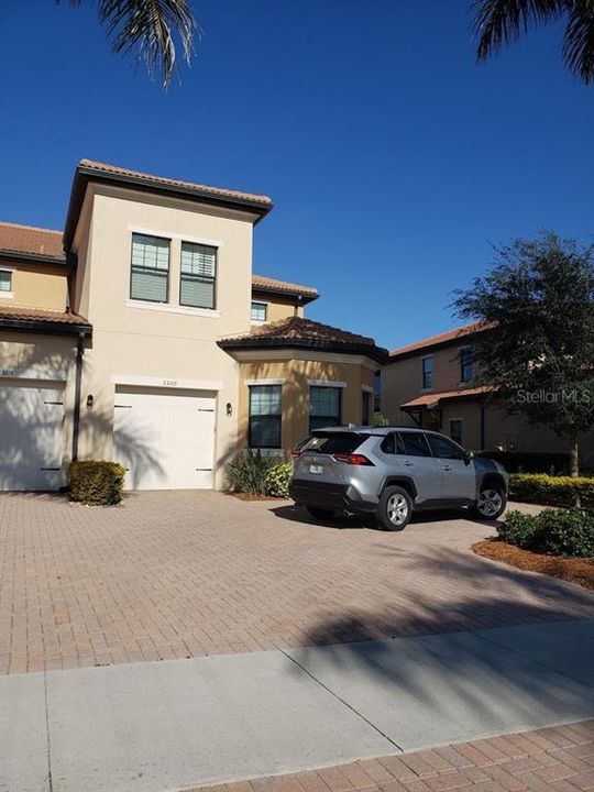 Recently Sold: $293,000 (2 beds, 2 baths, 1592 Square Feet)