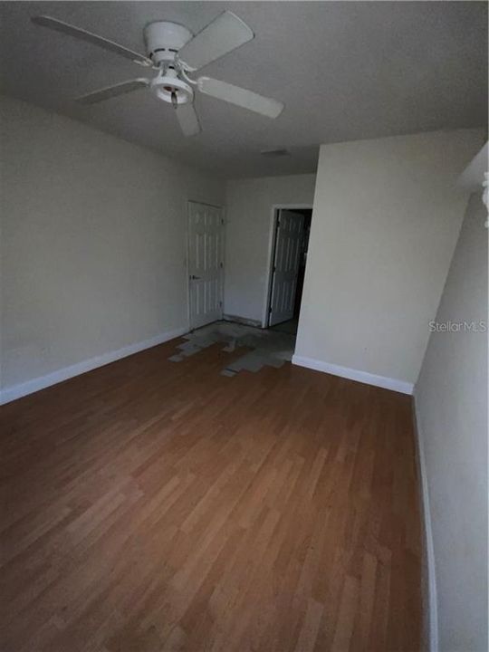 Recently Sold: $107,500 (2 beds, 2 baths, 996 Square Feet)