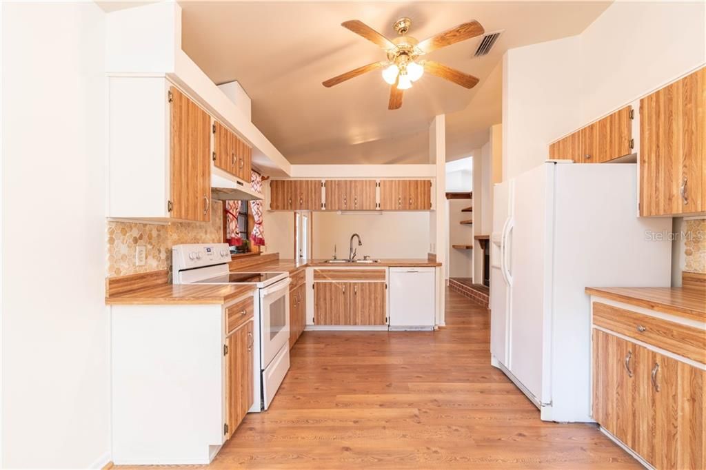 Recently Sold: $289,000 (3 beds, 2 baths, 1788 Square Feet)