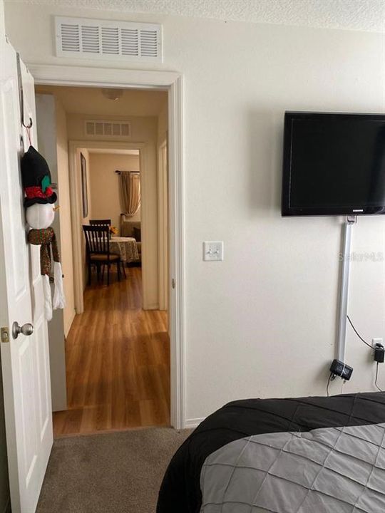Recently Rented: $950 (1 beds, 1 baths, 300 Square Feet)