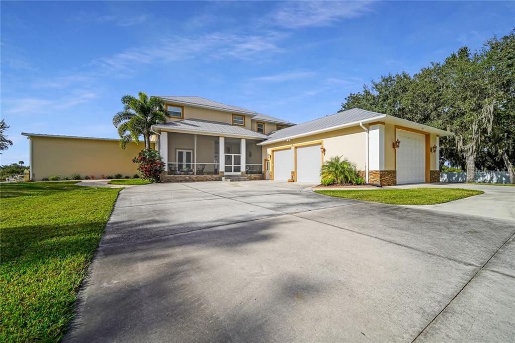 Recently Sold: $1,350,000 (5 beds, 4 baths, 4393 Square Feet)