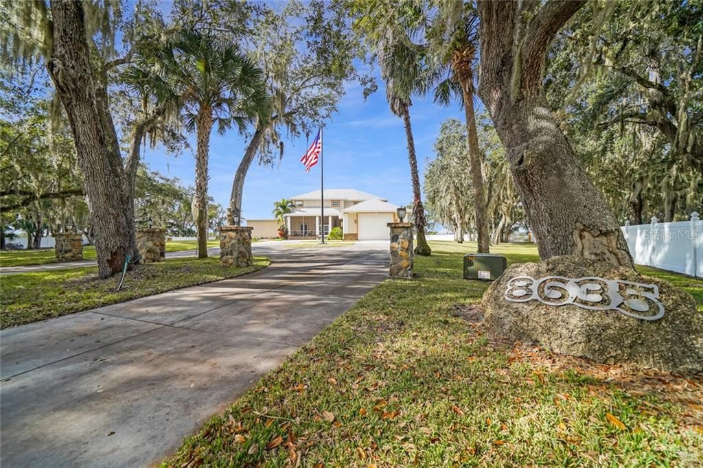 Recently Sold: $1,350,000 (5 beds, 4 baths, 4393 Square Feet)