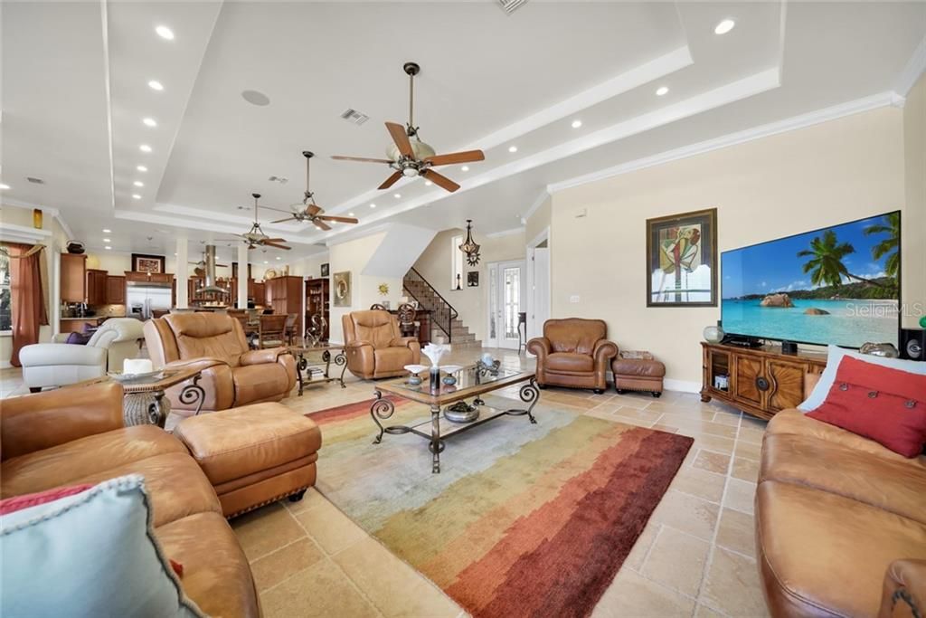 Recently Sold: $1,350,000 (5 beds, 4 baths, 4393 Square Feet)