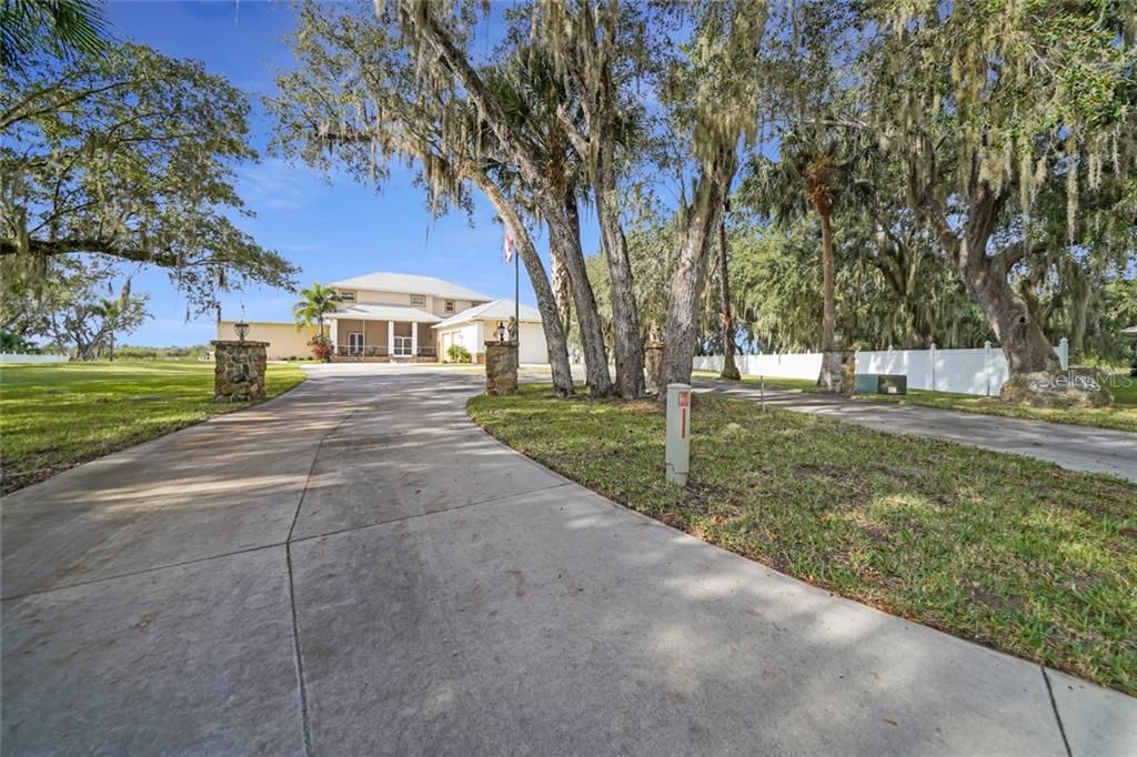 Recently Sold: $1,350,000 (5 beds, 4 baths, 4393 Square Feet)