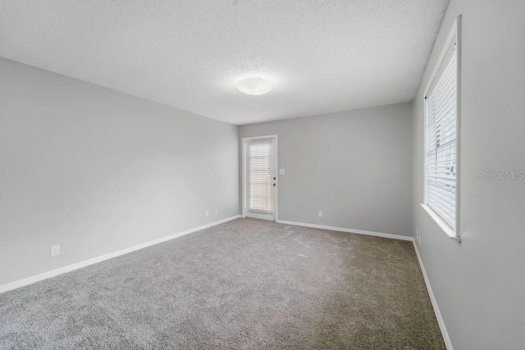 Recently Sold: $339,000 (2 beds, 1 baths, 1304 Square Feet)