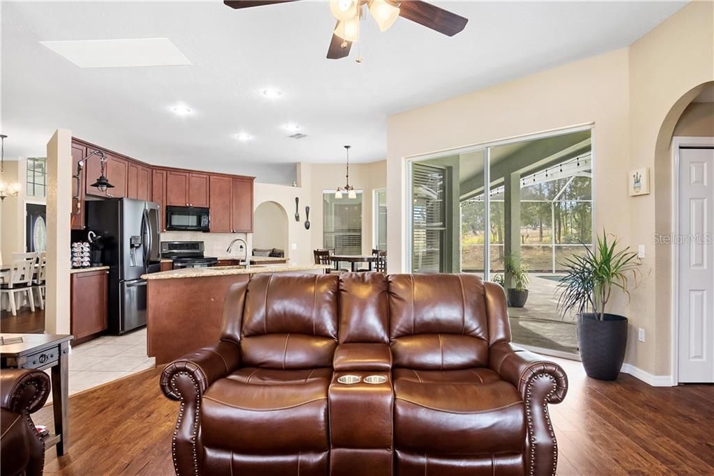 Recently Sold: $410,000 (4 beds, 2 baths, 2335 Square Feet)