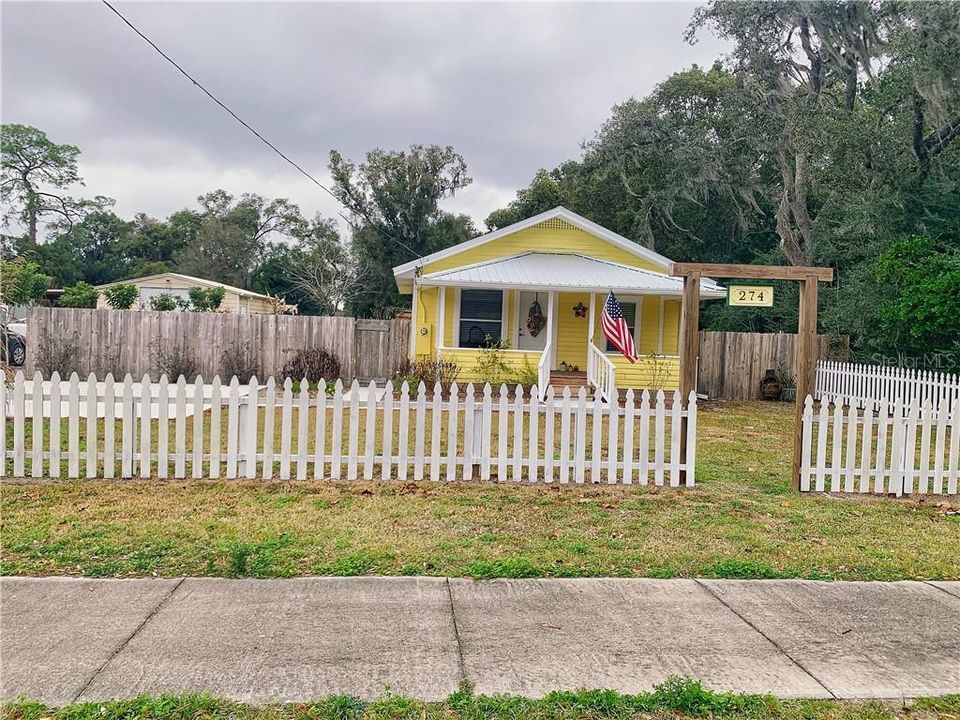 Recently Sold: $189,900 (2 beds, 1 baths, 720 Square Feet)