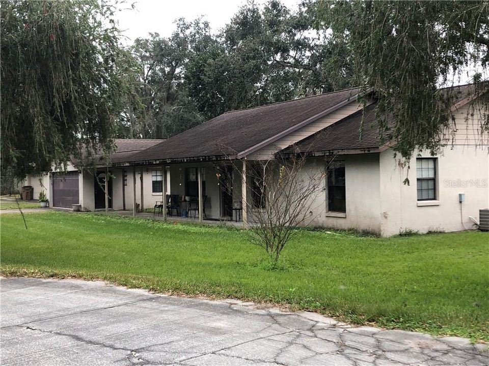 Recently Sold: $145,000 (3 beds, 2 baths, 1376 Square Feet)