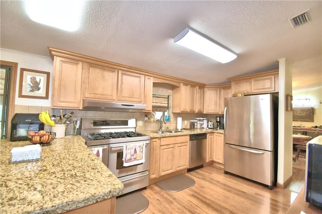 Recently Sold: $289,900 (4 beds, 2 baths, 2052 Square Feet)