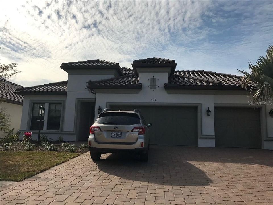 Recently Sold: $661,454 (3 beds, 3 baths, 2268 Square Feet)