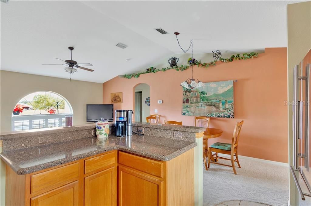Recently Sold: $325,000 (3 beds, 2 baths, 1287 Square Feet)