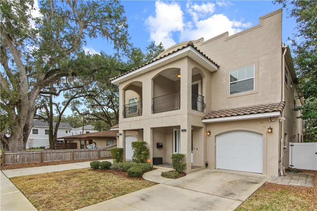 Recently Sold: $399,900 (3 beds, 2 baths, 2005 Square Feet)