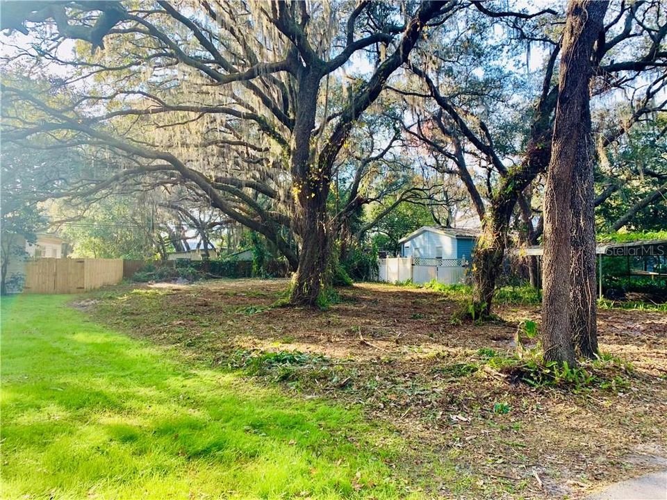 Vacant lot in gated community with lake access