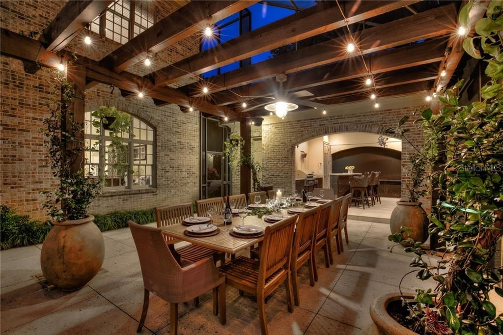 Recently Sold: $2,745,000 (5 beds, 5 baths, 8655 Square Feet)