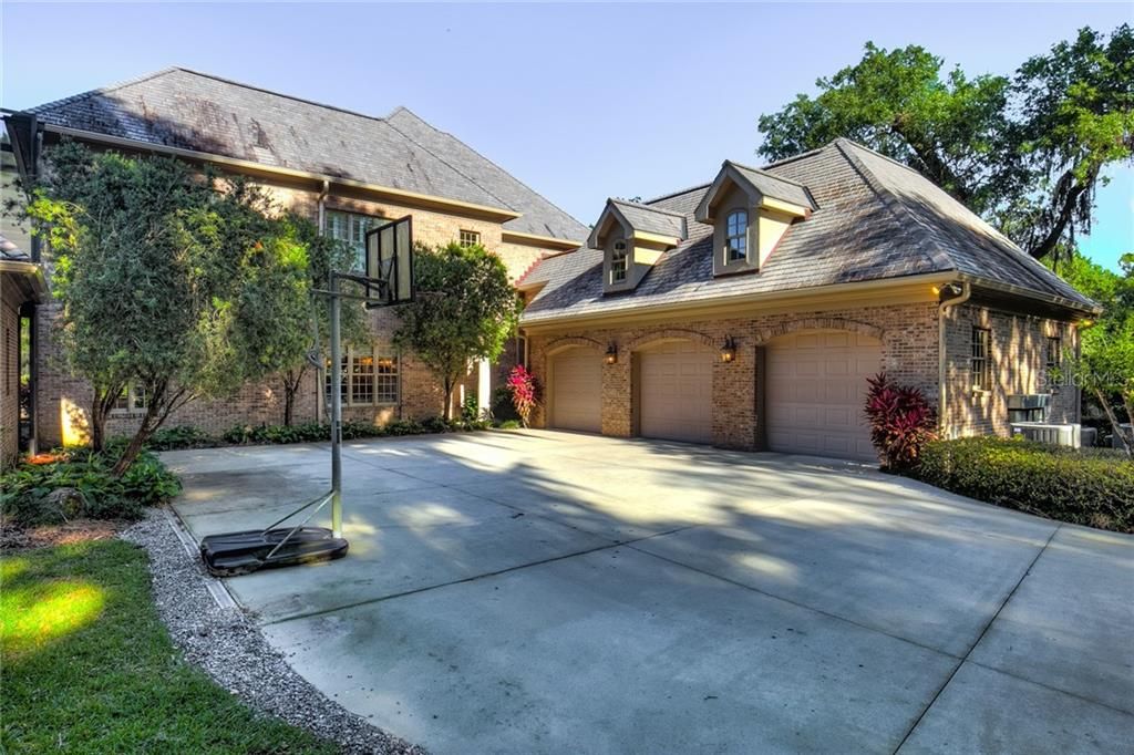 Recently Sold: $2,745,000 (5 beds, 5 baths, 8655 Square Feet)