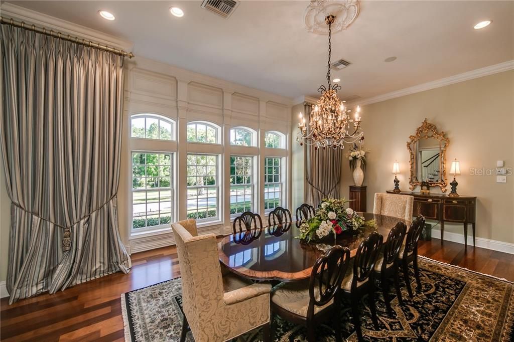 Recently Sold: $2,745,000 (5 beds, 5 baths, 8655 Square Feet)