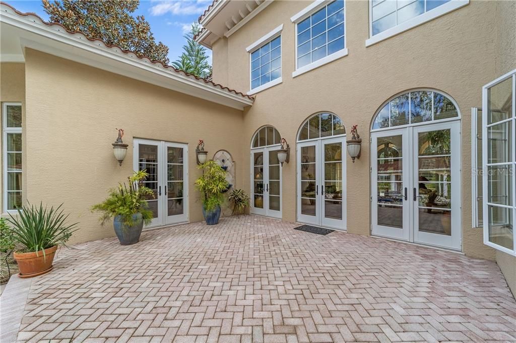 Recently Sold: $1,695,000 (5 beds, 4 baths, 3918 Square Feet)