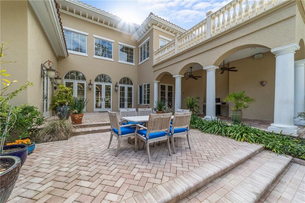 Recently Sold: $1,695,000 (5 beds, 4 baths, 3918 Square Feet)