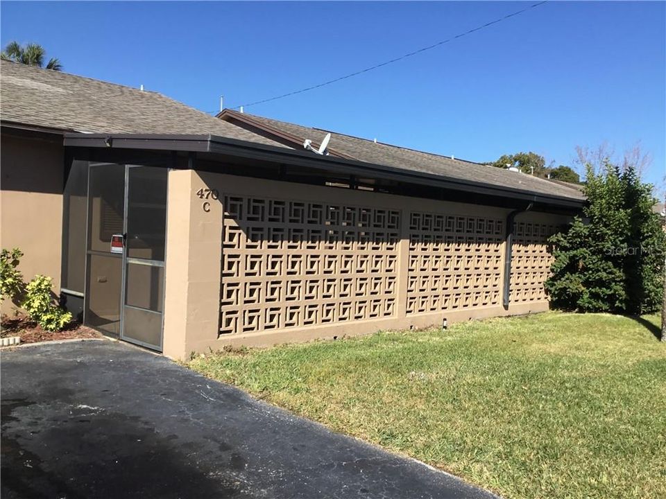 Recently Sold: $99,000 (1 beds, 1 baths, 690 Square Feet)