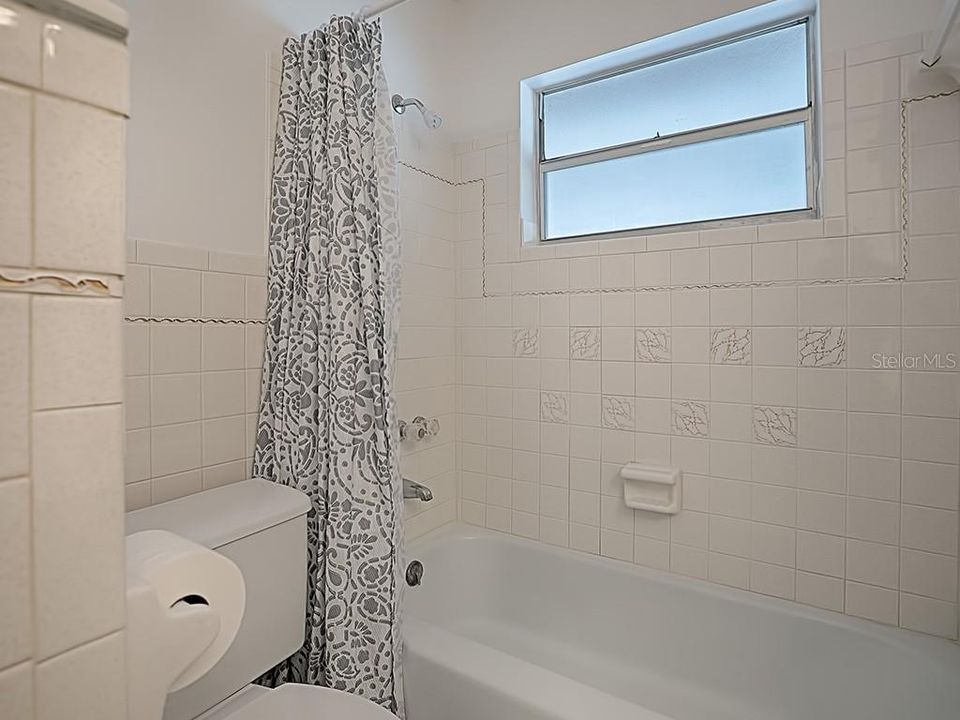 最近售出: $249,000 (3 贝兹, 2 浴室, 1948 平方英尺)