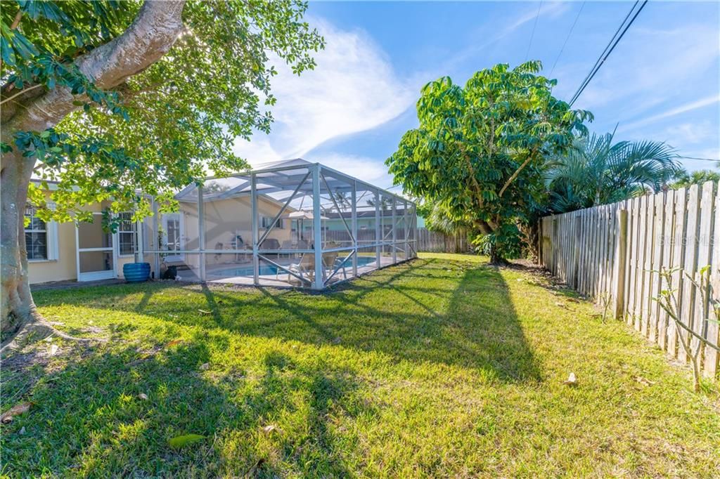 Recently Sold: $445,000 (3 beds, 2 baths, 1548 Square Feet)