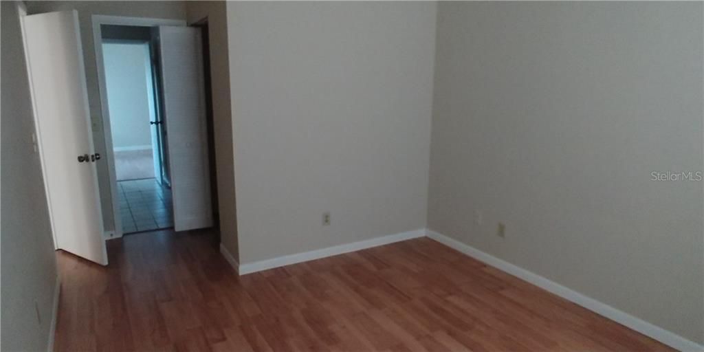 Recently Rented: $900 (2 beds, 1 baths, 962 Square Feet)