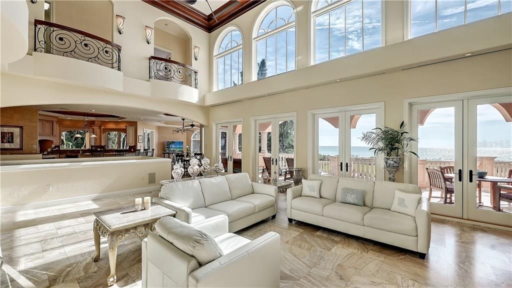 Recently Sold: $11,495,000 (7 beds, 6 baths, 10087 Square Feet)