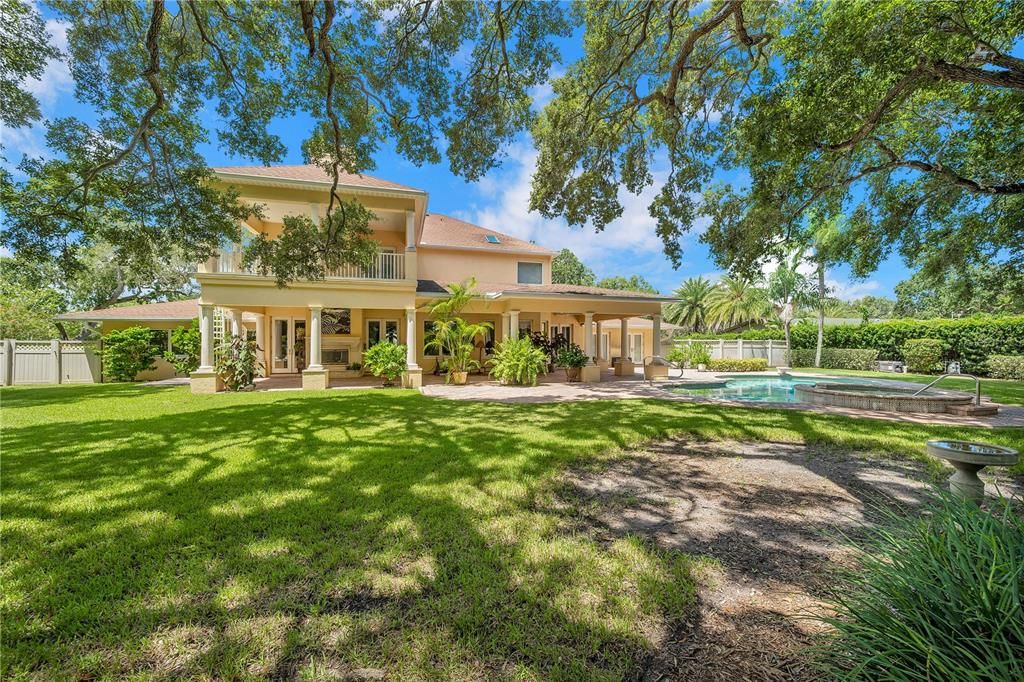 Recently Sold: $2,000,000 (4 beds, 4 baths, 4487 Square Feet)