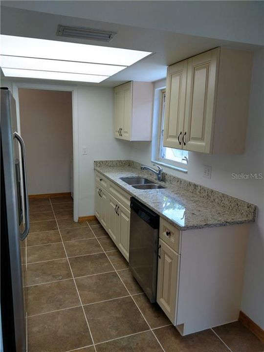 Recently Rented: $1,350 (2 beds, 2 baths, 1373 Square Feet)