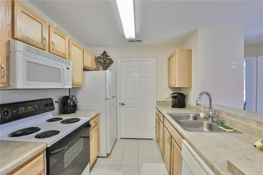 Recently Sold: $97,900 (1 beds, 1 baths, 672 Square Feet)