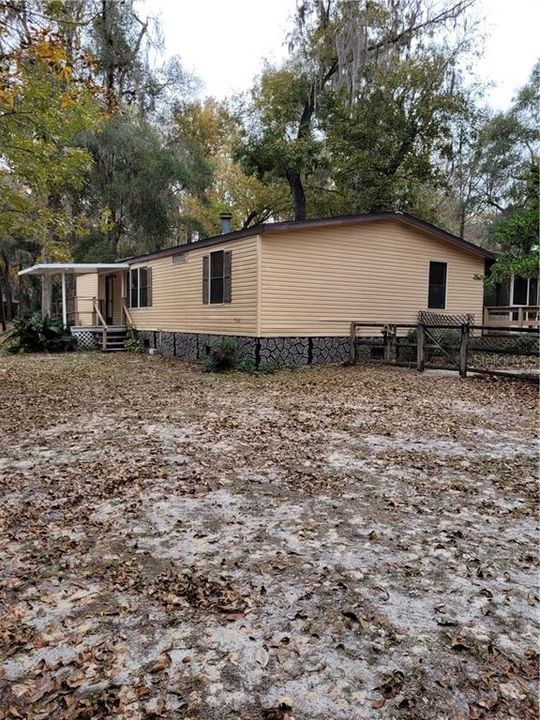 Recently Sold: $109,900 (3 beds, 2 baths, 1404 Square Feet)