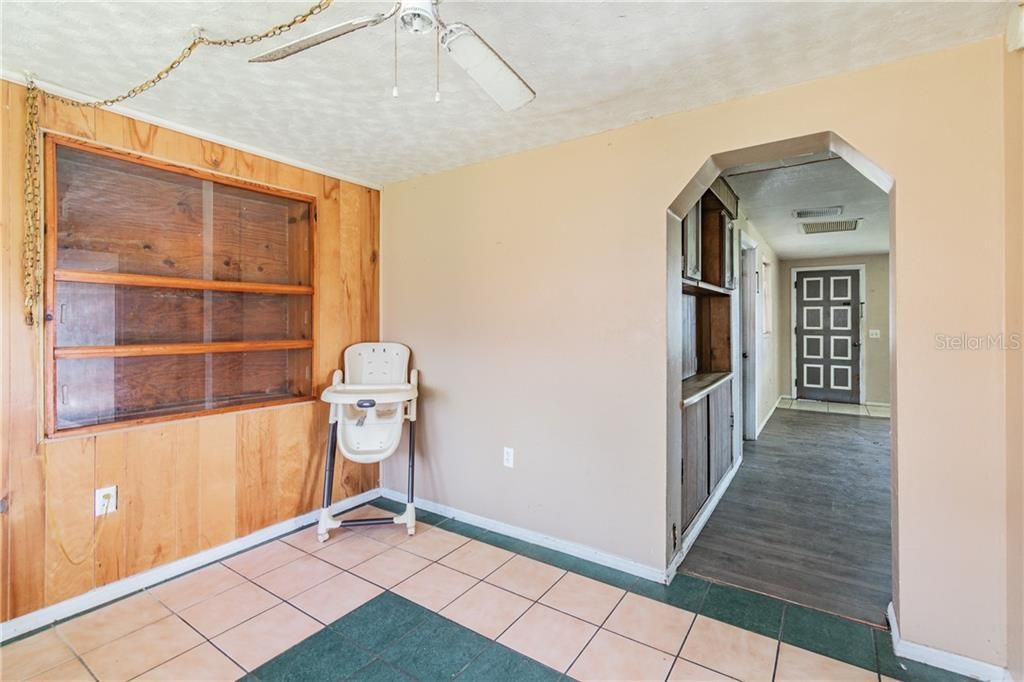 Recently Sold: $130,000 (2 beds, 1 baths, 902 Square Feet)